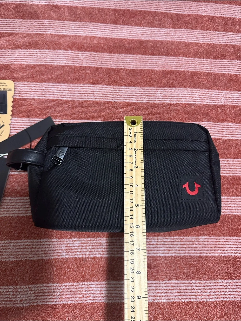 Bag for travel, very nice black color with zipper.